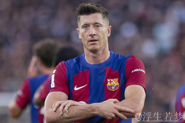 莱万愿大幅降薪续约巴萨,德科称需综合评估 莱万愿大幅降薪续约巴萨,德科称需综合评估